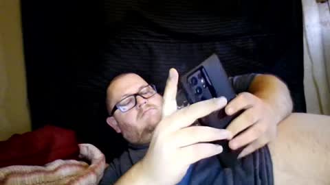 Snapshot of creeeping_death chatting on 01-01-25, 04:07 The hopeless romantic online show from 01-01-25, 04:07