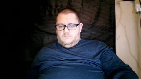 Snapshot of creeeping_death chatting on 01-12-25, 02:56 The hopeless romantic online show from 01-12-25, 02:56