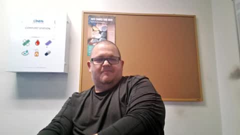 Snapshot of creeeping_death chatting on 02-23-25, 06:28 The hopeless romantic online show from 02-23-25, 06:28