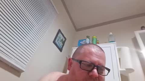 Snapshot of creeeping_death chatting on 11-21-25, 09:08 The hopeless romantic online show from 11-21-25, 09:08