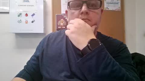 Snapshot of creeeping_death chatting on 11-23-25, 02:22 The hopeless romantic online show from 11-23-25, 02:22