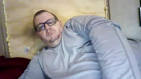 Snapshot of creeeping_death chatting on 12-05-25, 08:49 The hopeless romantic online show from 12-05-25, 08:49