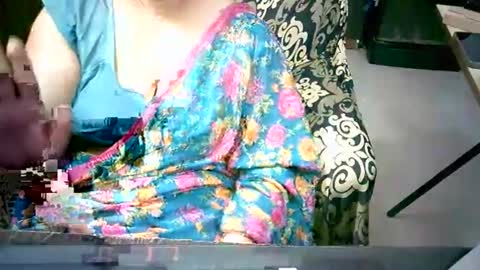 Snapshot of crezybhabihot chatting on 04-25-26, 12:57 Sonika69 online show from 04-25-26, 12:57
