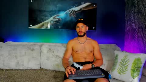 Snapshot of crhistian1_ chatting on 02-01-25, 01:34 CRHISTIAN online show from 02-01-25, 01:34