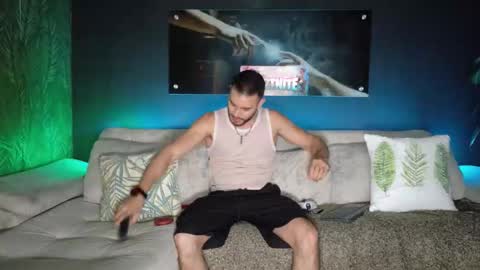 Snapshot of crhistian1_ chatting on 02-15-26, 04:53 CRHISTIAN online show from 02-15-26, 04:53