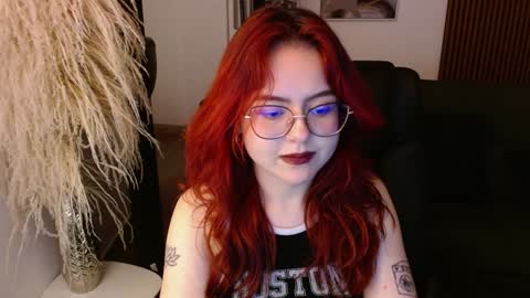 Snapshot of crimson_tati chatting on 12-10-24, 10:28 Tatiana online show from 12-10-24, 10:28