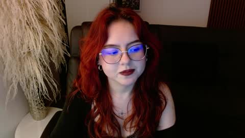 Snapshot of crimson_tati chatting on 12-14-24, 08:56 Tatiana online show from 12-14-24, 08:56