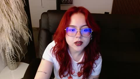 Snapshot of crimson_tati chatting on 12-20-24, 04:20 Tatiana online show from 12-20-24, 04:20