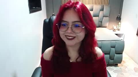 Snapshot of crimson_tati chatting on 12-27-24, 05:20 Tatiana online show from 12-27-24, 05:20