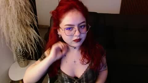 Snapshot of crimson_tati chatting on 12-29-24, 09:17 Tatiana online show from 12-29-24, 09:17