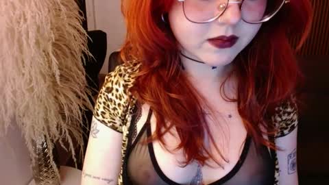 Snapshot of crimson_tati chatting on 01-16-25, 10:32 Tatiana online show from 01-16-25, 10:32