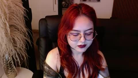 Snapshot of crimson_tati chatting on 01-22-25, 10:07 Tatiana online show from 01-22-25, 10:07