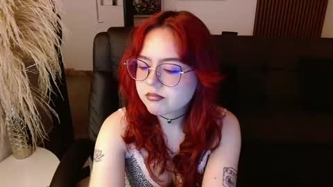 Snapshot of crimson_tati chatting on 02-08-25, 05:08 Tatiana online show from 02-08-25, 05:08