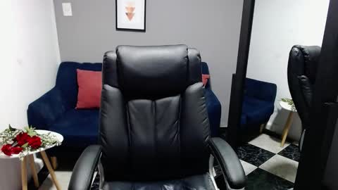 Snapshot of crimson_tati chatting on 02-14-25, 04:47 Tatiana online show from 02-14-25, 04:47