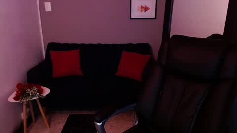 Snapshot of crimson_tati chatting on 02-20-25, 05:12 Tatiana online show from 02-20-25, 05:12