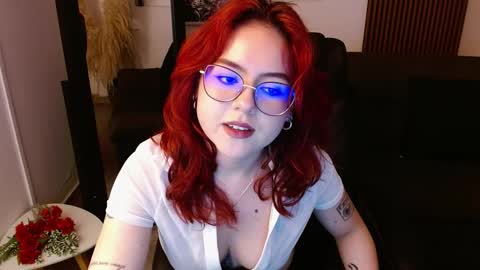 Snapshot of crimson_tati chatting on 02-27-25, 06:18 Tatiana online show from 02-27-25, 06:18