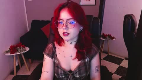 Snapshot of crimson_tati chatting on 02-28-25, 11:23 Tatiana online show from 02-28-25, 11:23