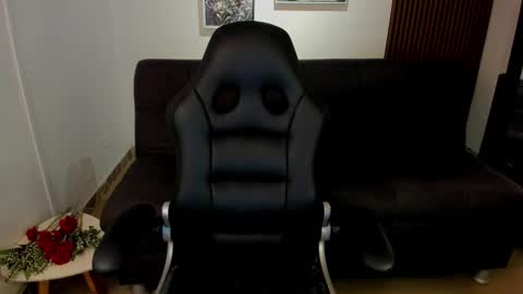 Snapshot of crimson_tati chatting on 09-20-25, 04:13 Tatiana online show from 09-20-25, 04:13