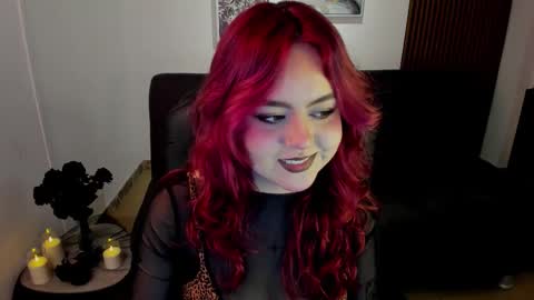 Snapshot of crimson_tati chatting on 09-28-25, 04:40 Tatiana online show from 09-28-25, 04:40