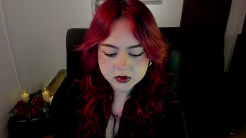 Snapshot of crimson_tati chatting on 10-15-25, 04:12 Tatiana online show from 10-15-25, 04:12