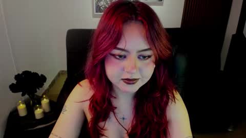 Snapshot of crimson_tati chatting on 10-16-25, 03:51 Tatiana online show from 10-16-25, 03:51