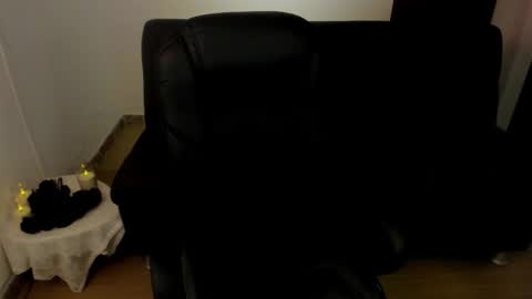 Snapshot of crimson_tati chatting on 10-23-25, 03:50 Tatiana online show from 10-23-25, 03:50