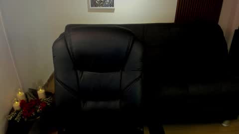 Snapshot of crimson_tati chatting on 10-24-25, 03:58 Tatiana online show from 10-24-25, 03:58