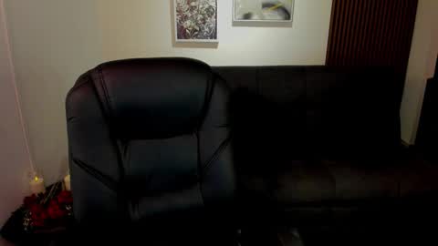 Snapshot of crimson_tati chatting on 10-31-25, 04:02 Tatiana online show from 10-31-25, 04:02