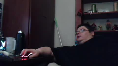 Snapshot of crimsonducki chatting on 06-22-26, 04:42 Duckie online show from 06-22-26, 04:42