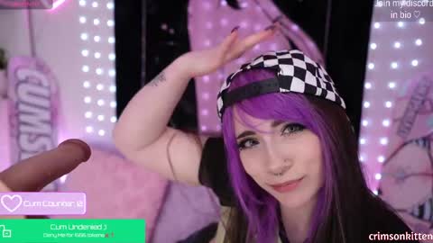 Snapshot of crimsonkitten chatting on 10-04-25, 04:10 Crimson Kitten online show from 10-04-25, 04:10