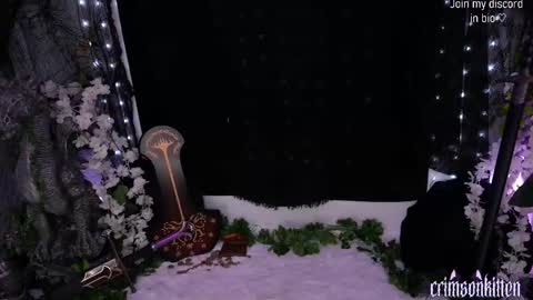 Snapshot of crimsonkitten chatting on 10-19-25, 04:57 Crimson Kitten online show from 10-19-25, 04:57