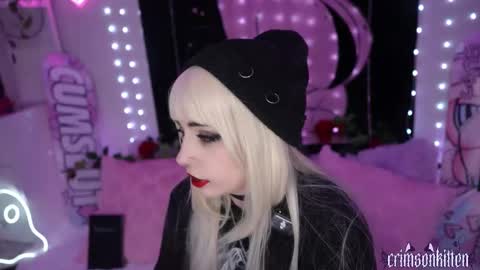 Snapshot of crimsonkitten chatting on 11-20-25, 05:51 Crimson Kitten online show from 11-20-25, 05:51