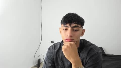 Snapshot of cris1260 chatting on 02-25-25, 09:24 Cristian online show from 02-25-25, 09:24