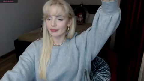 Snapshot of cris_tinne chatting on 12-18-25, 03:18 cris_tinne online show from 12-18-25, 03:18