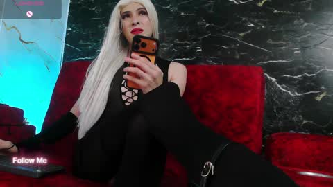 crislingery_doll online show from 04-08-26, 01:00