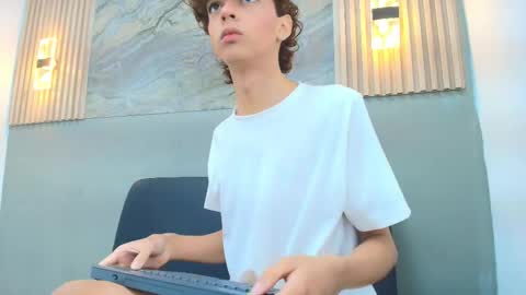 CRISS online show from 02-15-26, 01:20