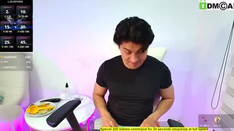 Snapshot of criss_evanss1 chatting on 10-15-25, 11:49 Criss Evans online show from 10-15-25, 11:49