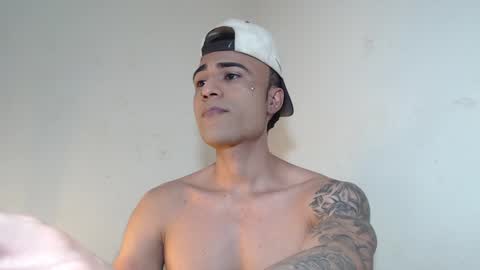 Snapshot of criss_salas chatting on 12-04-24, 08:23 Cristian online show from 12-04-24, 08:23