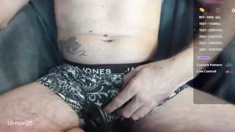 Snapshot of crissstud chatting on 11-10-25, 06:34 Criss online show from 11-10-25, 06:34