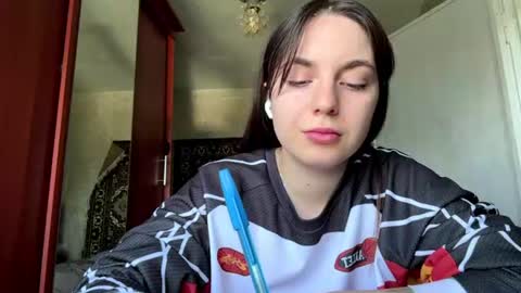 Snapshot of cristabonifer chatting on 07-20-26, 10:39 Annie online show from 07-20-26, 10:39