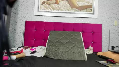 Snapshot of cristal_18xxx chatting on 09-10-25, 03:01 Cristal online show from 09-10-25, 03:01