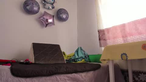 Snapshot of cristal_18xxx chatting on 10-20-25, 06:52 Cristal online show from 10-20-25, 06:52