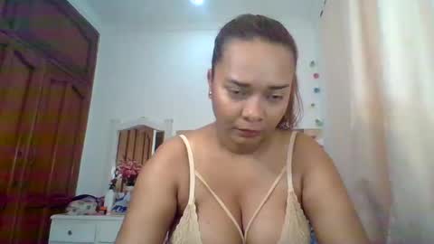 Snapshot of cristal_blanco chatting on 02-12-25, 06:40 cristal online show from 02-12-25, 06:40