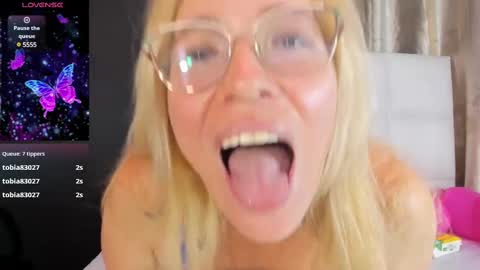 Snapshot of cristal_bons chatting on 02-09-25, 07:52 Cristal online show from 02-09-25, 07:52