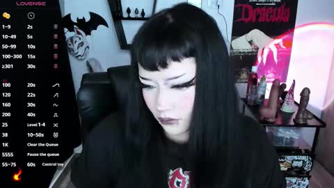 Snapshot of cristal_kosh chatting on 09-29-25, 12:43 Cris online show from 09-29-25, 12:43