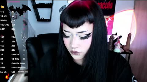 Snapshot of cristal_kosh chatting on 11-13-25, 06:07 Cris online show from 11-13-25, 06:07