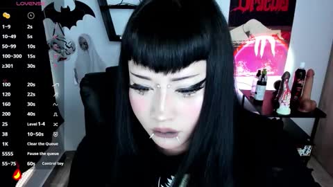 Snapshot of cristal_kosh chatting on 03-26-26, 08:25 Cris online show from 03-26-26, 08:25