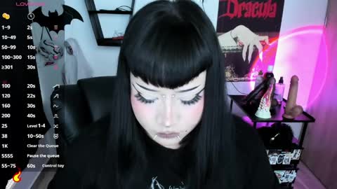 Snapshot of cristal_kosh chatting on 05-28-26, 08:50 Cris online show from 05-28-26, 08:50