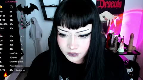 Snapshot of cristal_kosh chatting on 06-17-26, 09:05 Cris online show from 06-17-26, 09:05