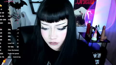 Cris online show from 06-27-26, 02:23